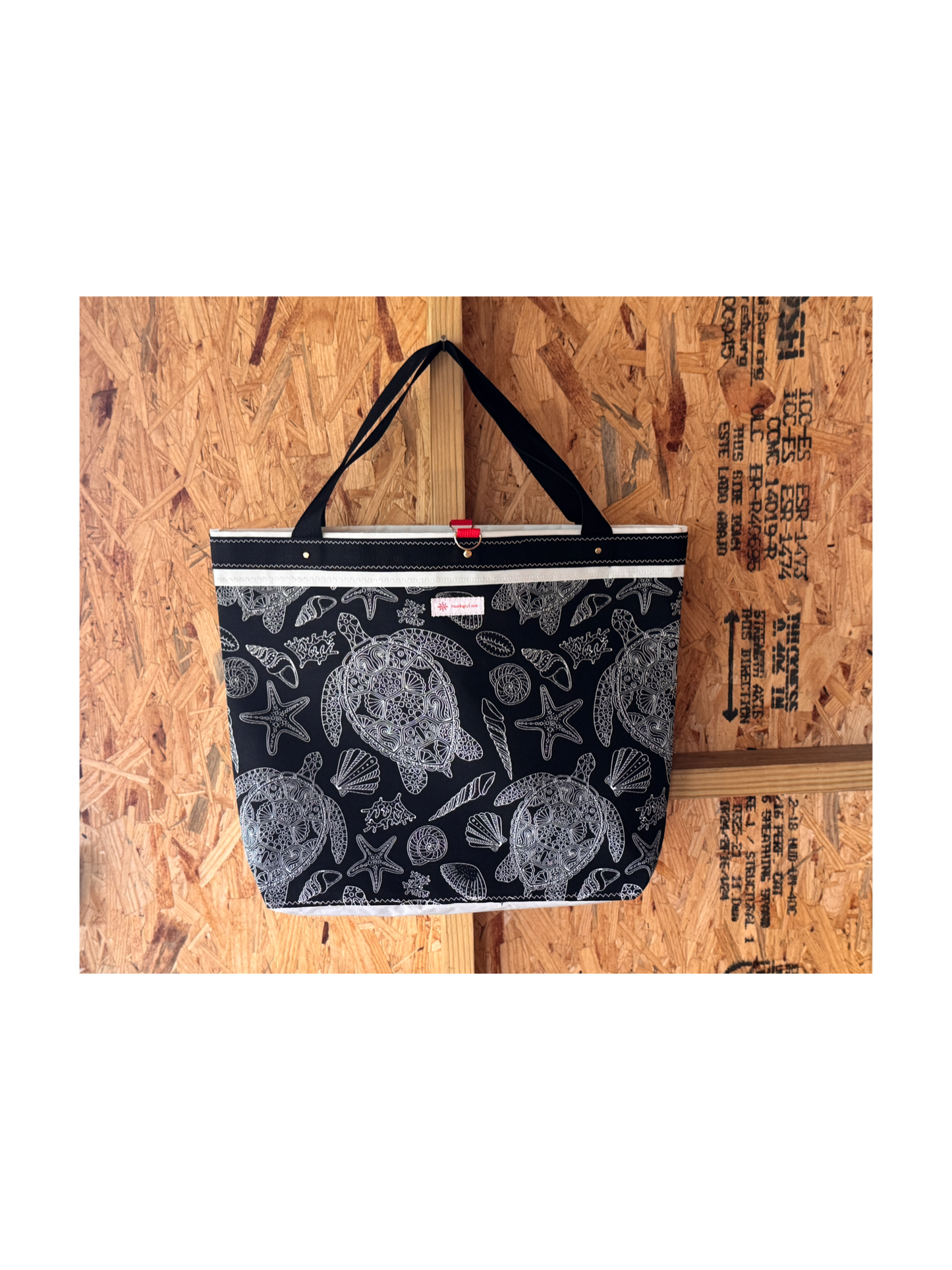 The Classic Tote  (Turtle Life)