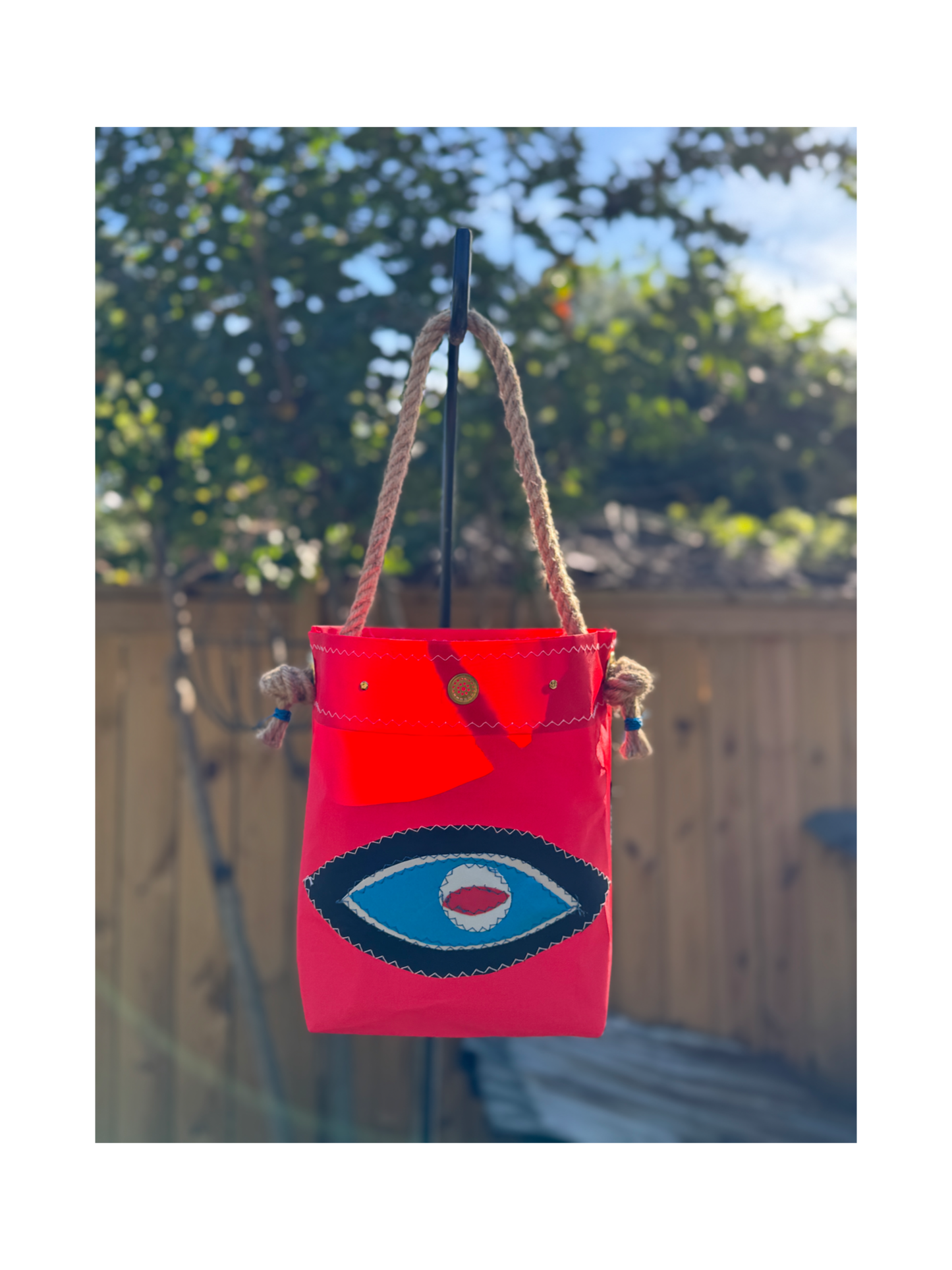 Lazy Eye Fish Eye Bag in Red