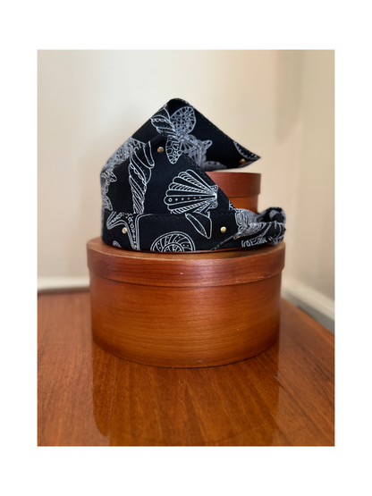 The Skipper Scarf in Midnight At The Oasis (Youth)