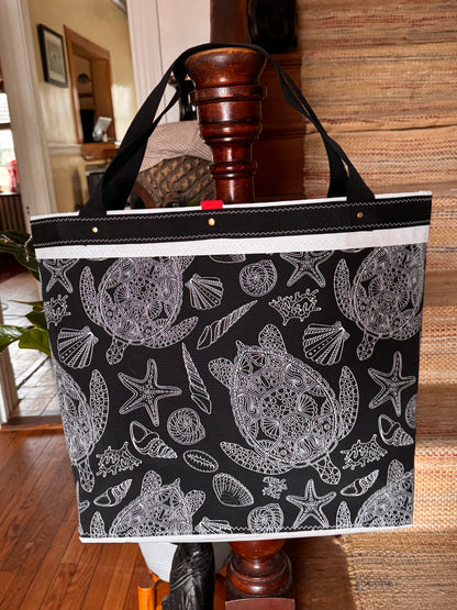 The Classic Tote  (Turtle Life)