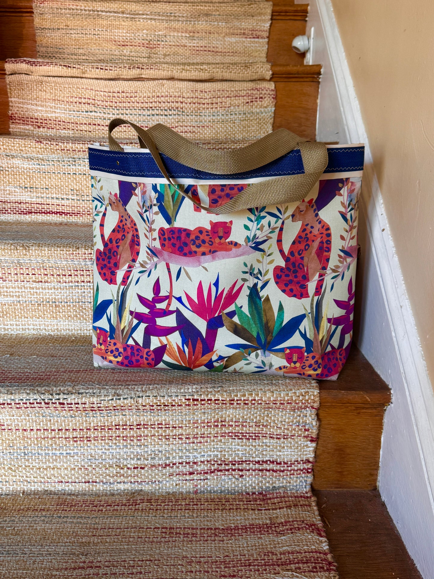 The Classic Tote (Cool Cats)