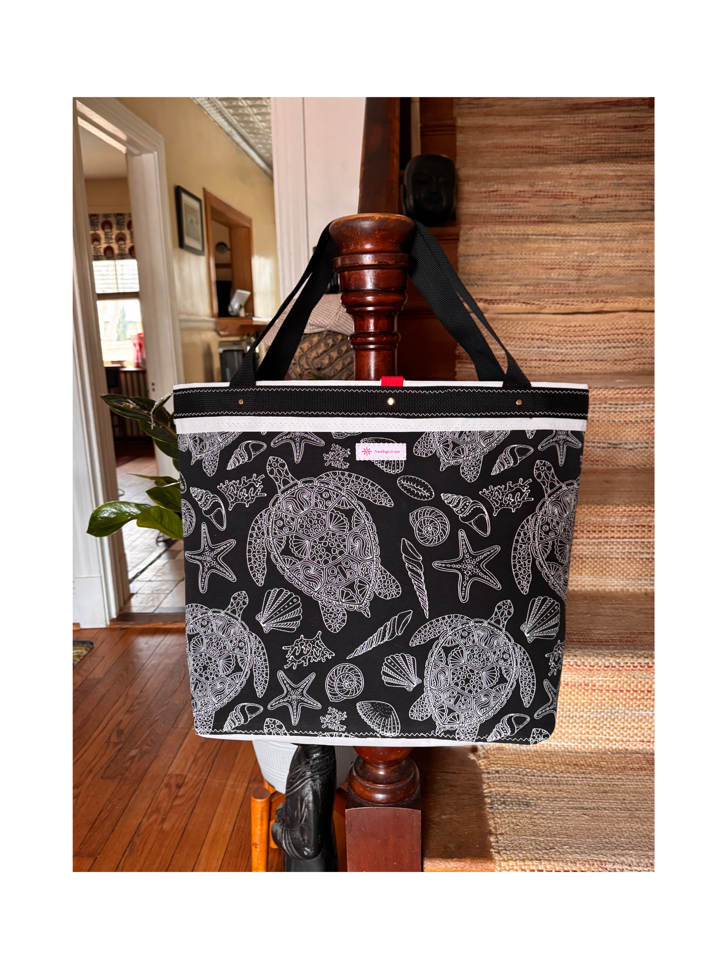 The Classic Tote  (Turtle Life)